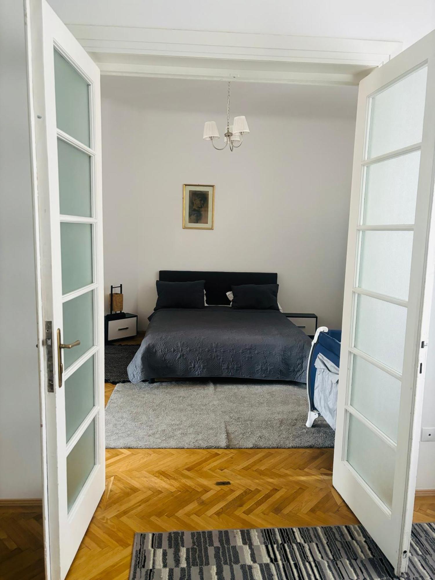 Cozy Apartment Near City Center Bucharest Exterior photo