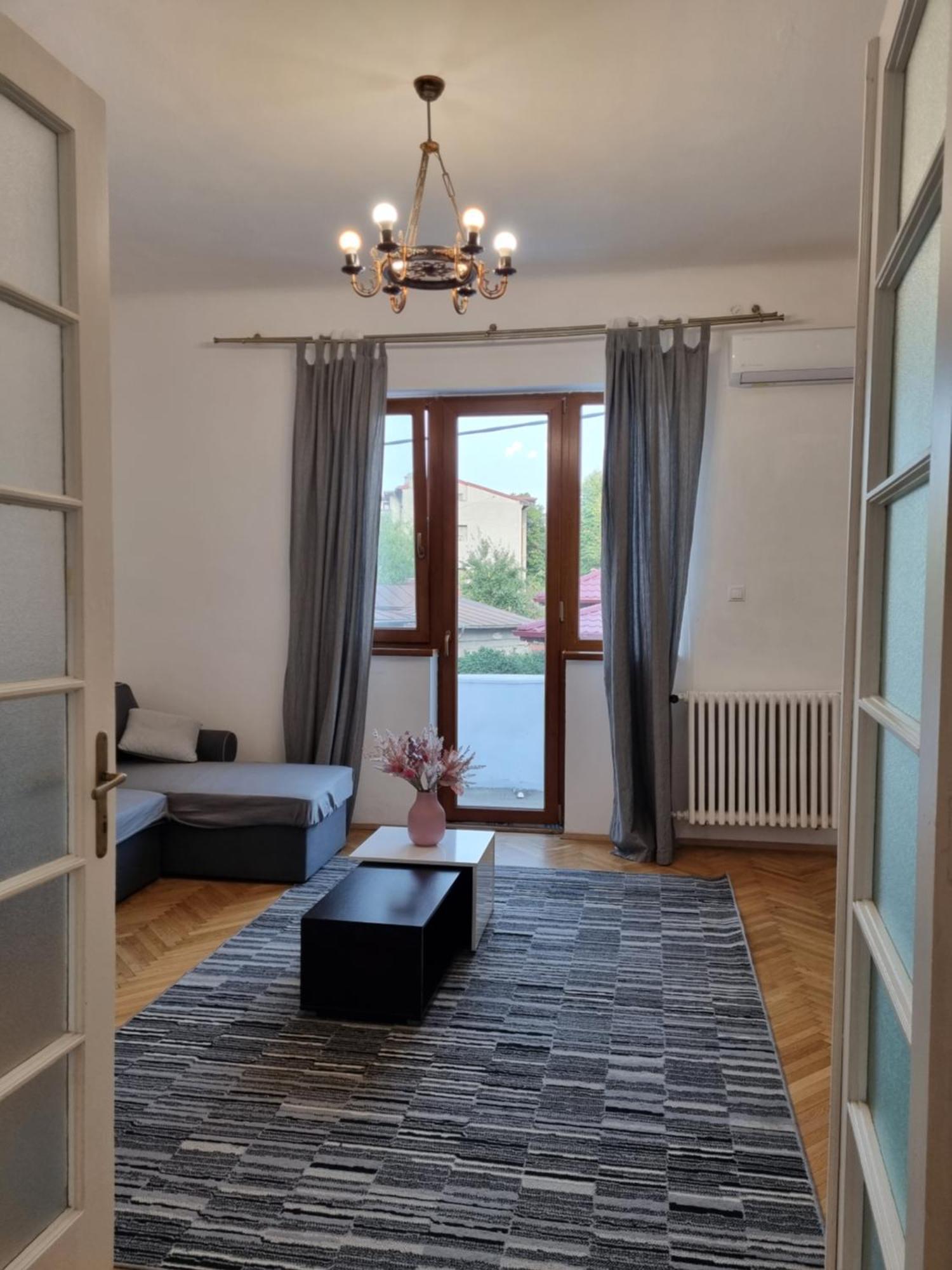 Cozy Apartment Near City Center Bucharest Exterior photo