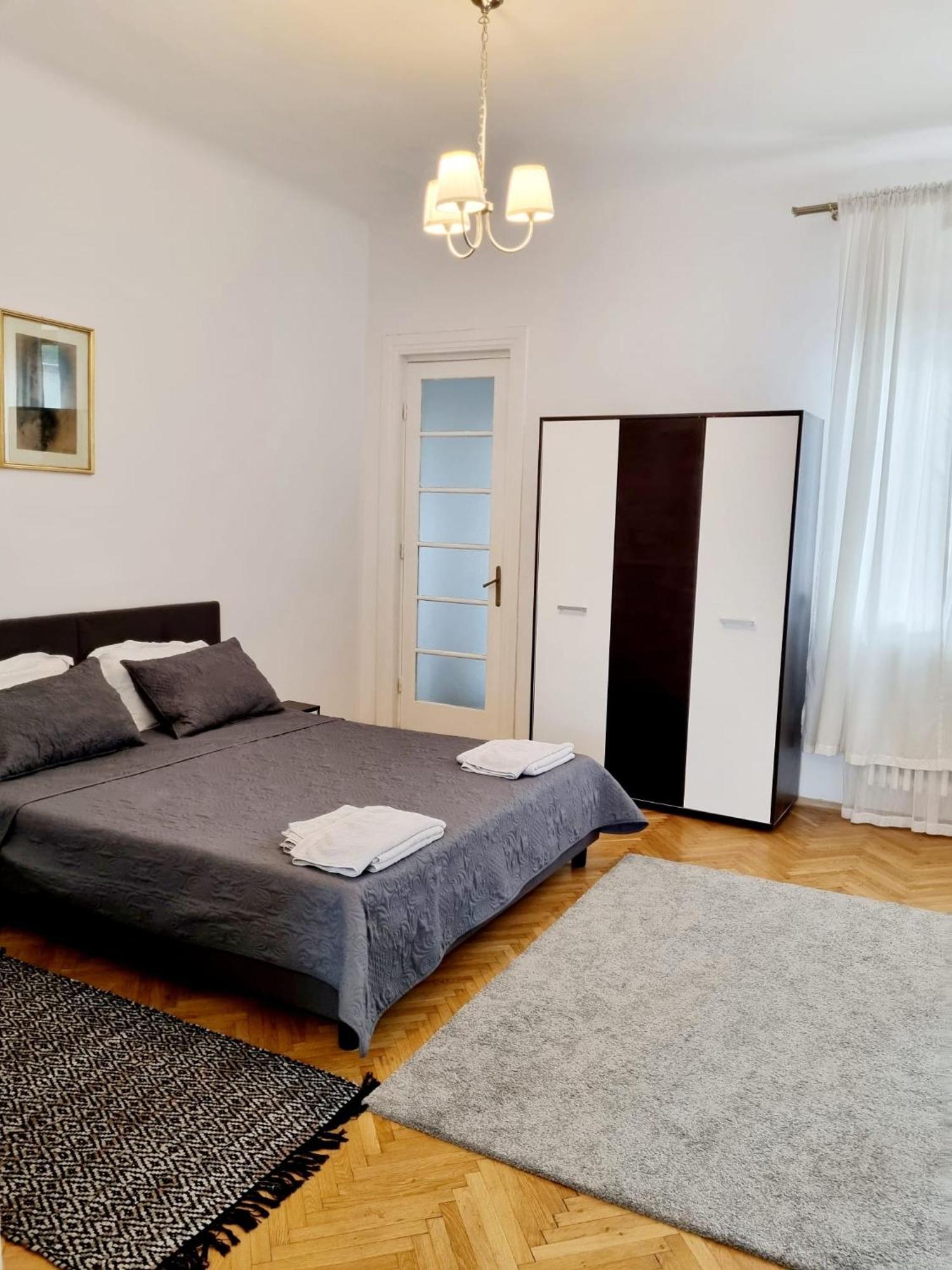 Cozy Apartment Near City Center Bucharest Exterior photo